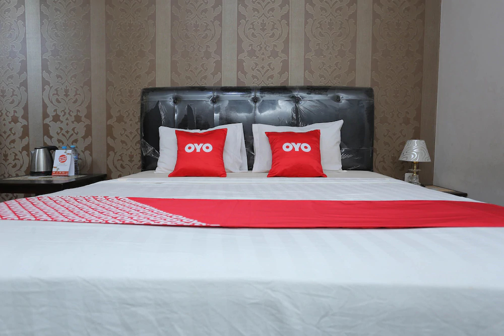 Tiara Guest House by OYO Rooms