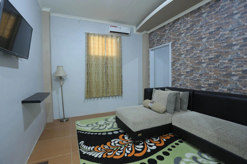 Tiara Guest House by OYO Rooms