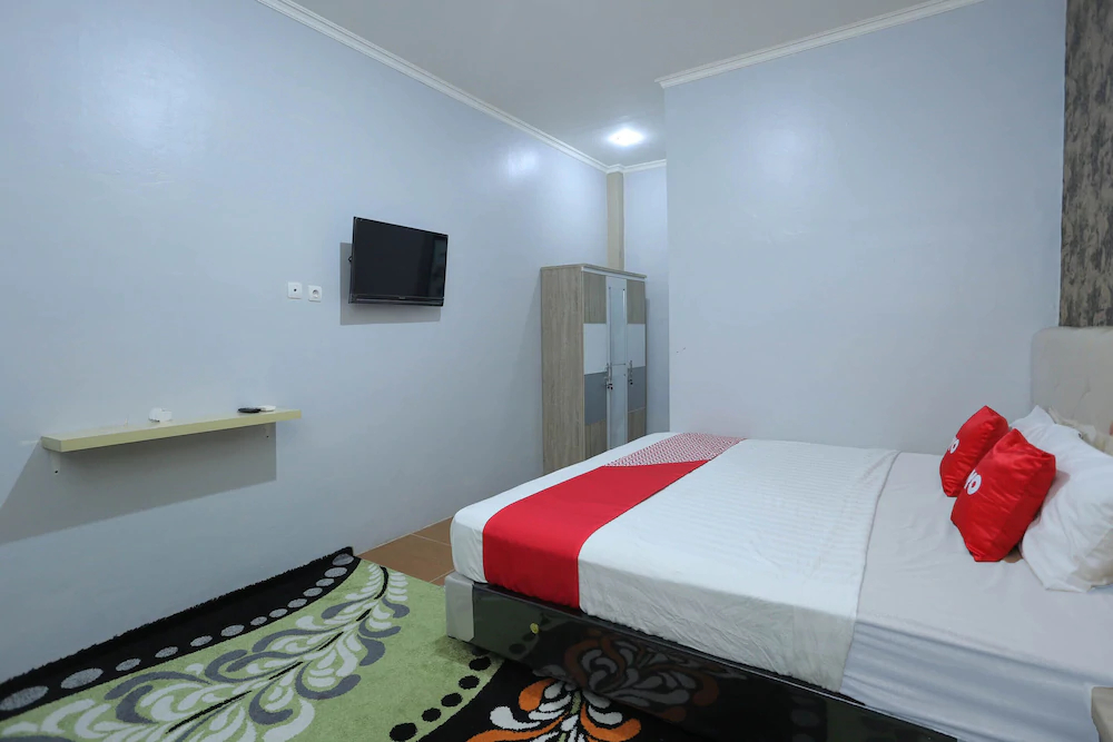 Tiara Guest House by OYO Rooms