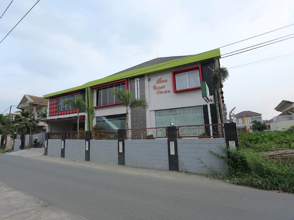 Tiara Guest House by OYO Rooms