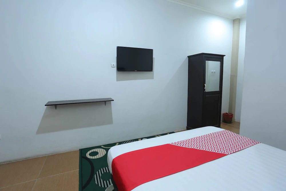 Tiara Guest House by OYO Rooms