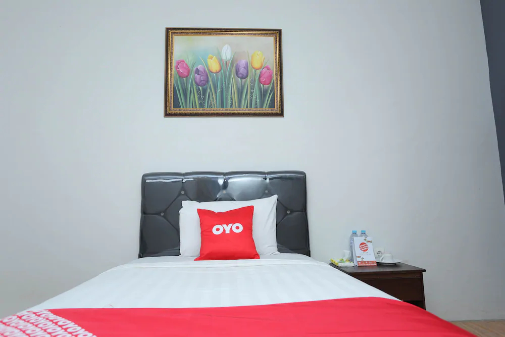 Tiara Guest House by OYO Rooms