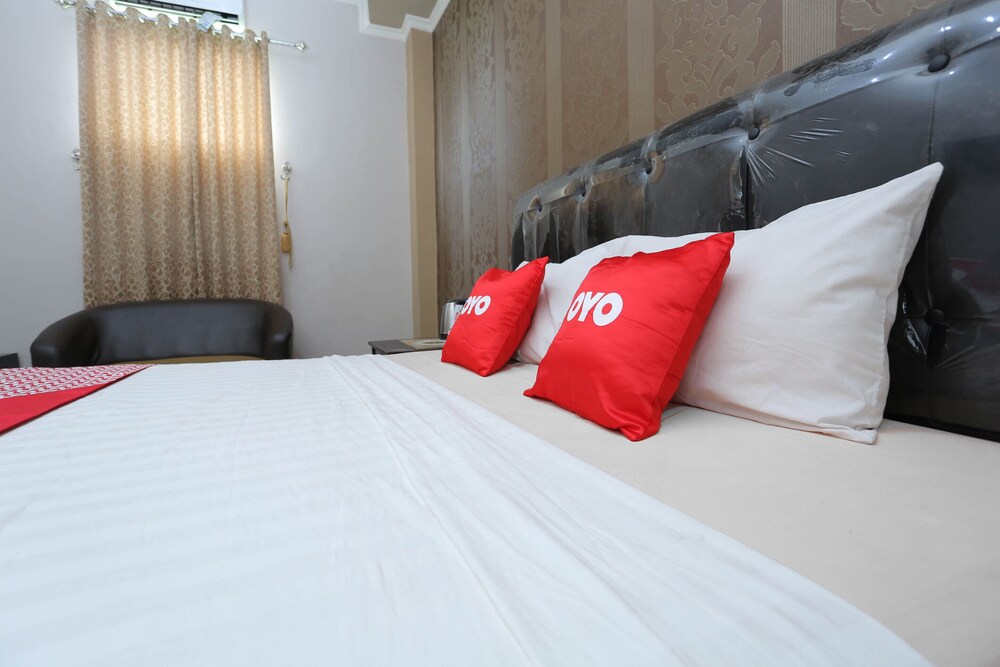 Tiara Guest House by OYO Rooms