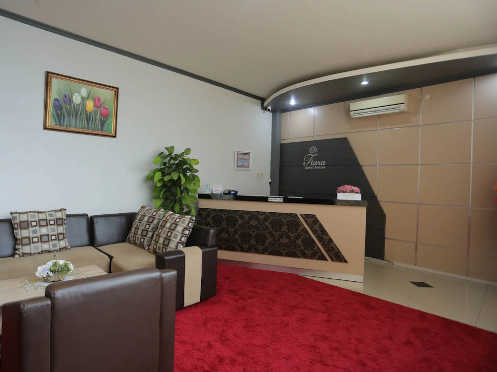 Tiara Guest House by OYO Rooms