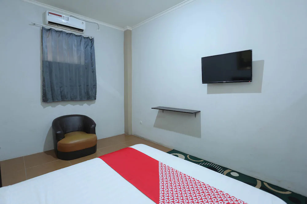 Tiara Guest House by OYO Rooms