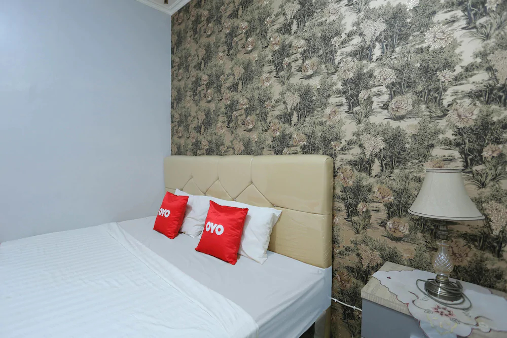 Tiara Guest House by OYO Rooms