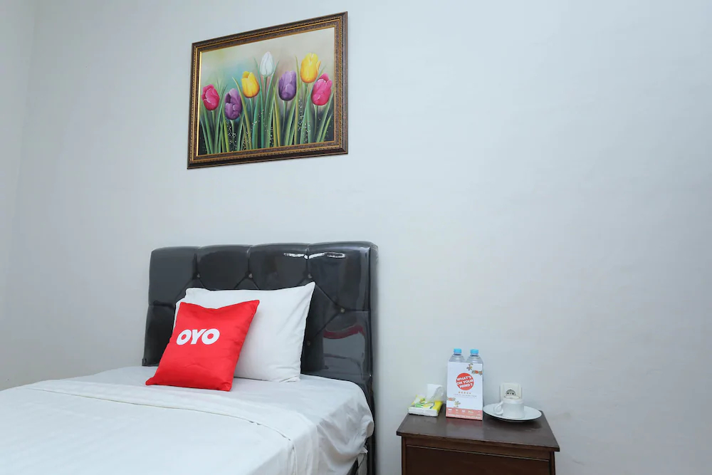 Tiara Guest House by OYO Rooms