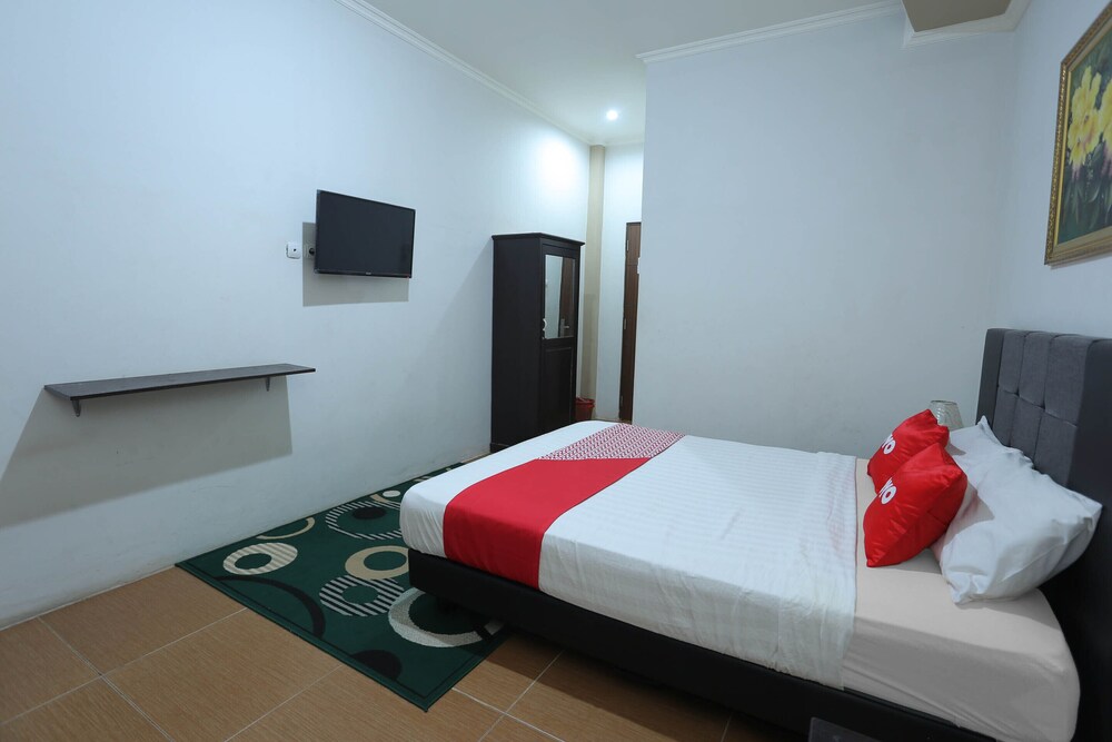 Tiara Guest House by OYO Rooms