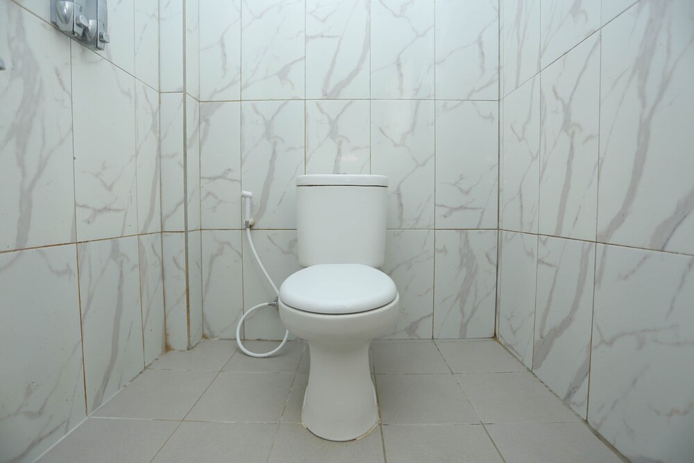 Tiara Guest House by OYO Rooms