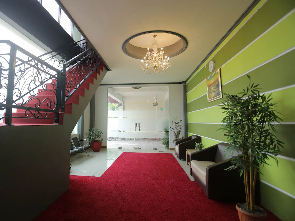 Tiara Guest House by OYO Rooms