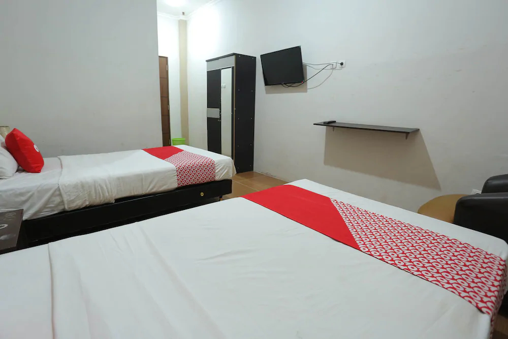 Tiara Guest House by OYO Rooms