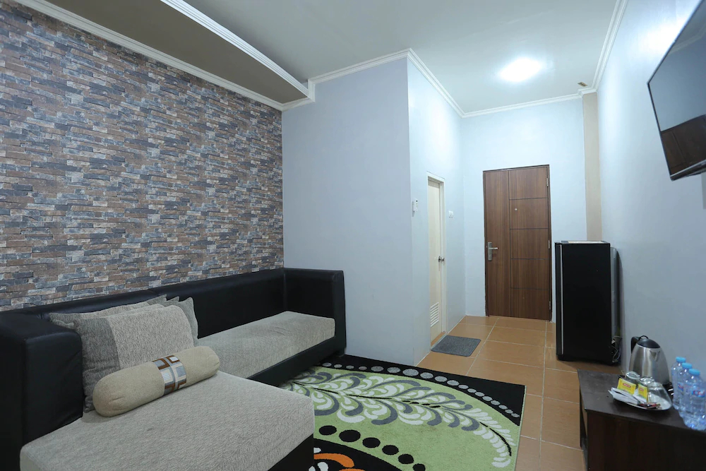 Tiara Guest House by OYO Rooms