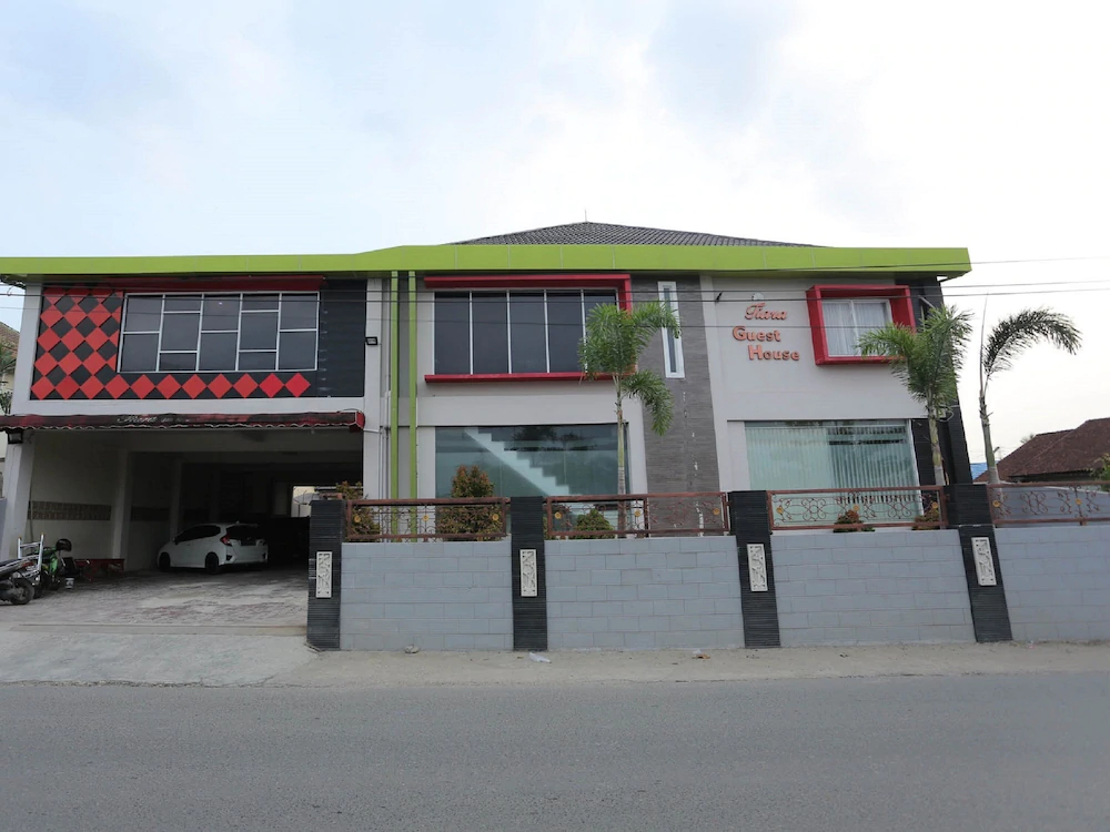 Tiara Guest House by OYO Rooms