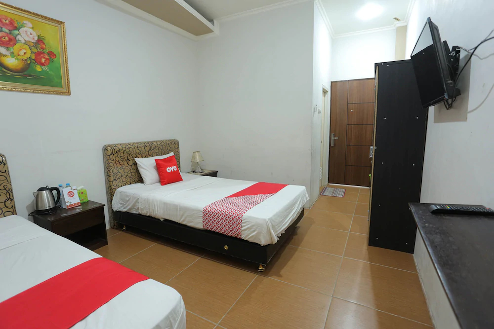 Tiara Guest House by OYO Rooms