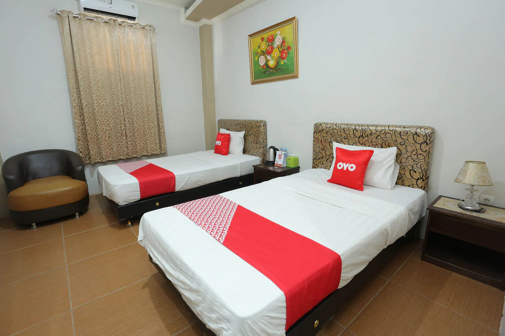 Tiara Guest House by OYO Rooms