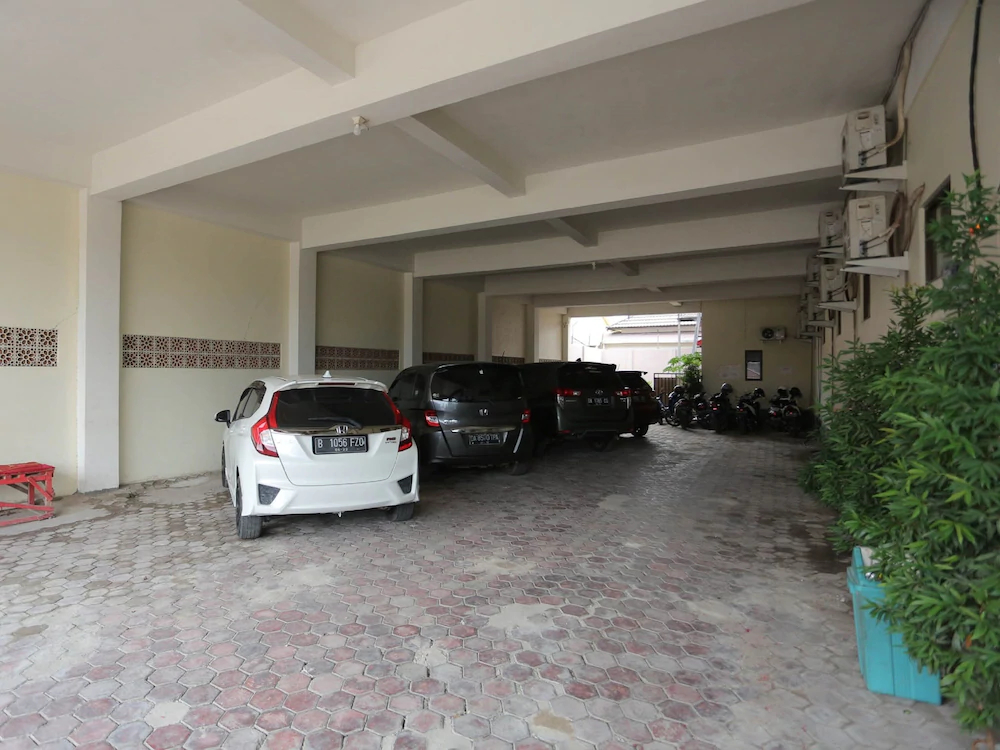 Tiara Guest House by OYO Rooms