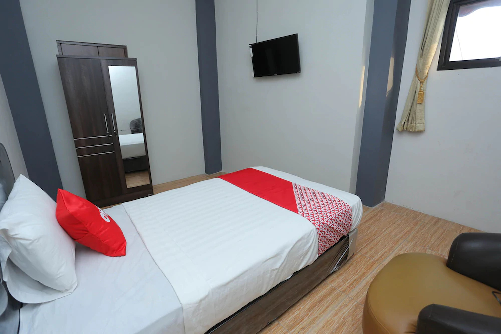 Tiara Guest House by OYO Rooms