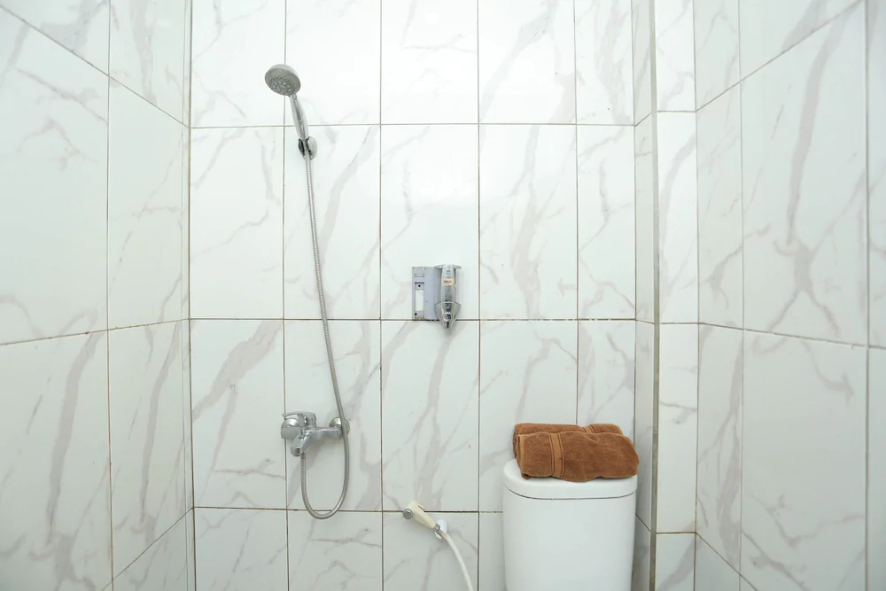 Tiara Guest House by OYO Rooms