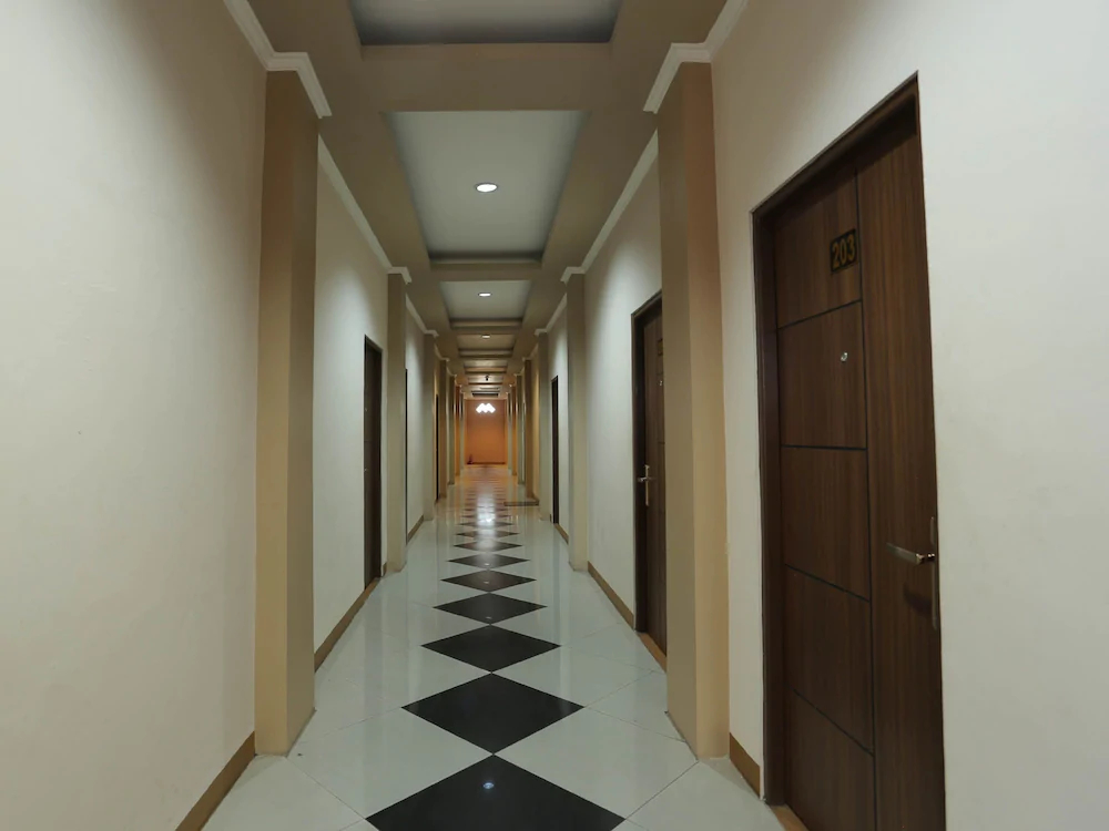 Tiara Guest House by OYO Rooms