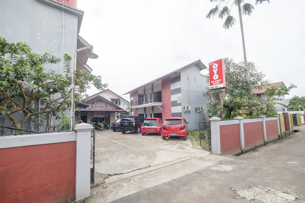 Hm Guest House by OYO Rooms