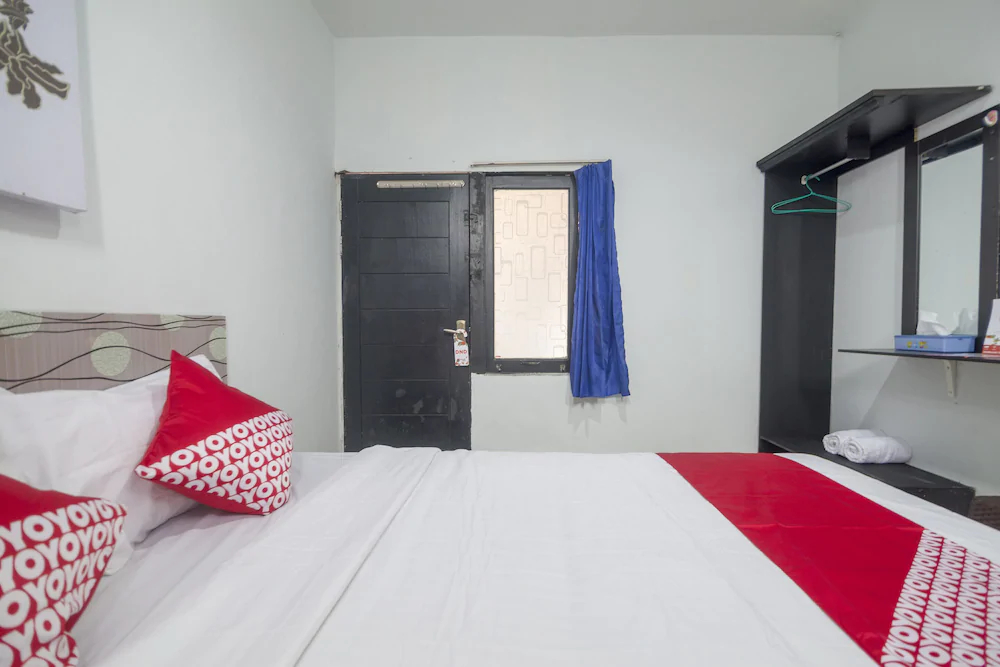 Hm Guest House by OYO Rooms