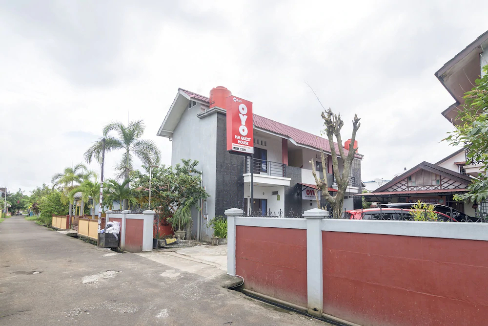 Hm Guest House by OYO Rooms