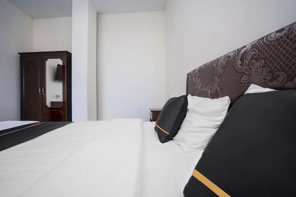 Des Guest House by Oyo Rooms