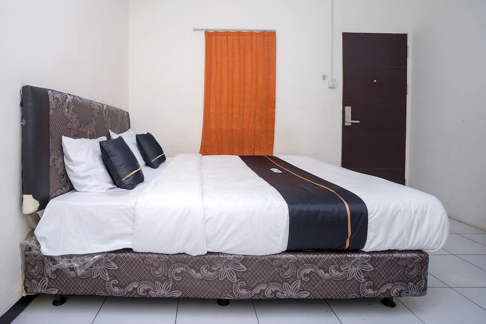 Des Guest House by Oyo Rooms