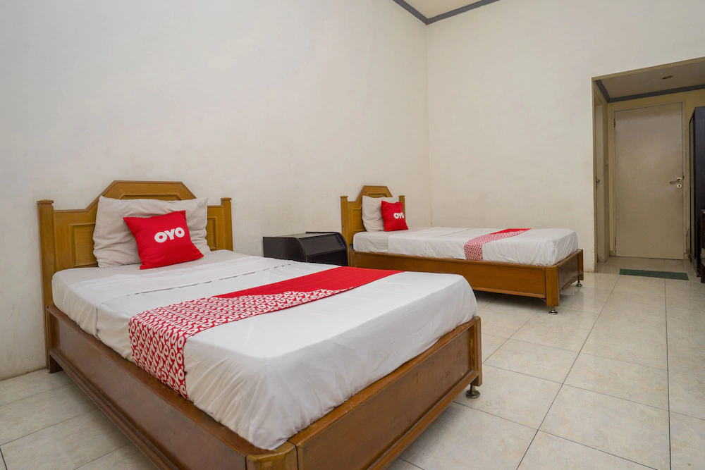 Hotel Pelangi Harapan by OYO Rooms