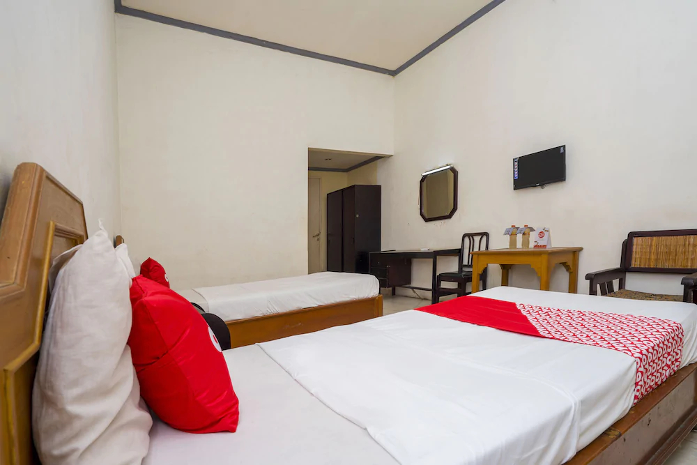 Hotel Pelangi Harapan by OYO Rooms