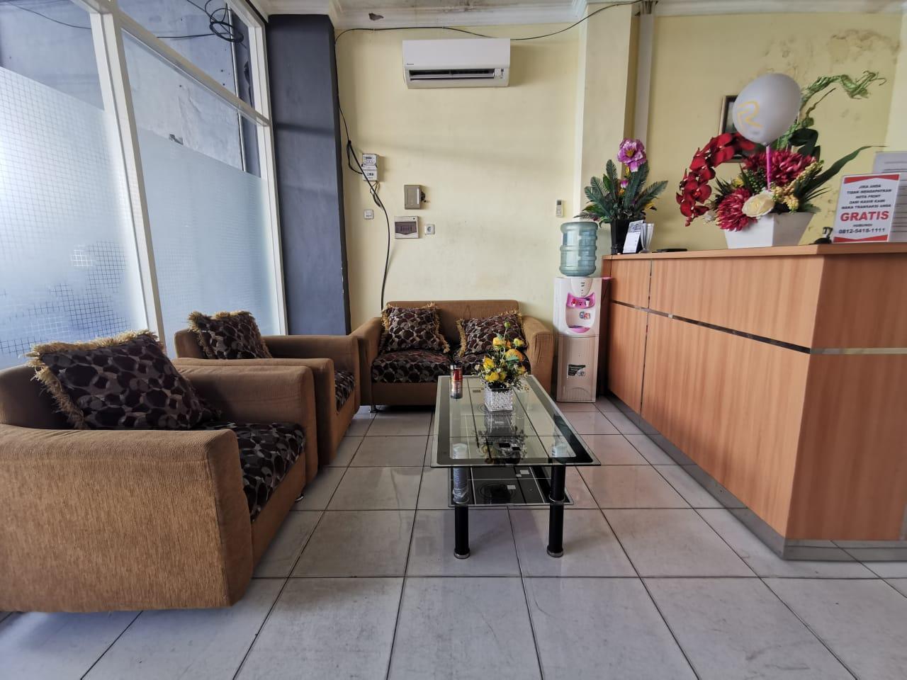 Hsp Residence by OYO Rooms