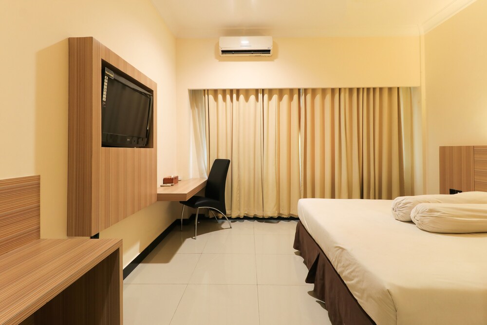 Violand Garden Hotel