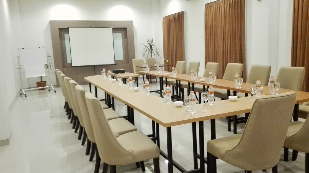 Midtown Xpress Sampit