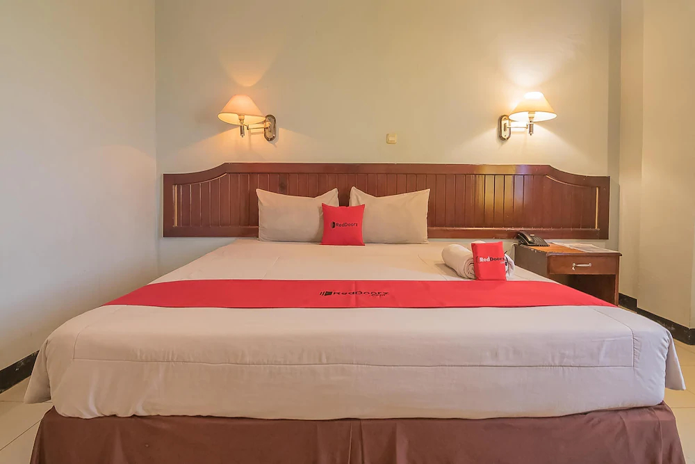 Grand Taufiq Hotel by RedDoorz