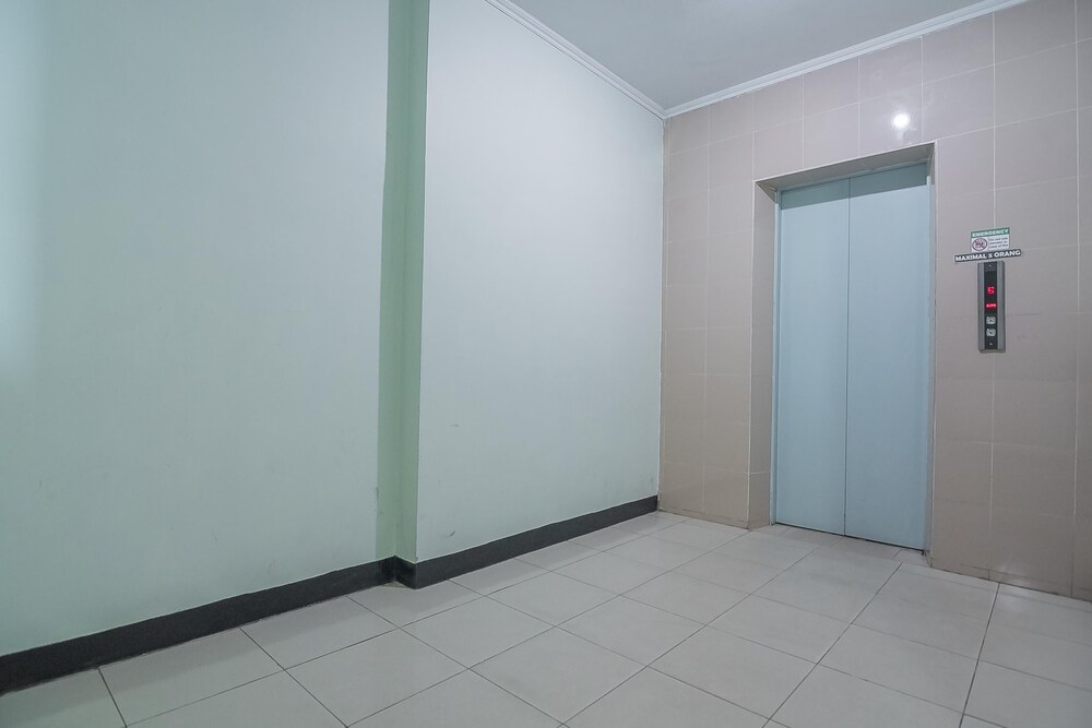 Grand Taufiq Hotel by RedDoorz