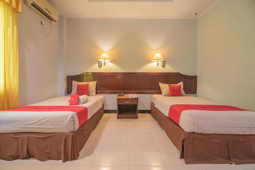 Grand Taufiq Hotel by RedDoorz