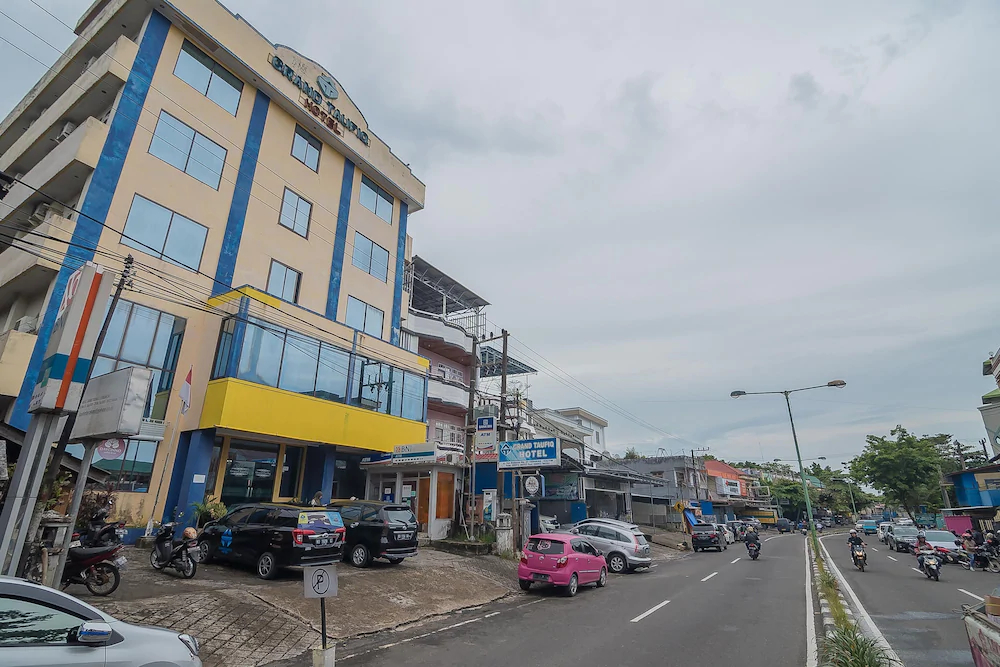 Grand Taufiq Hotel by RedDoorz