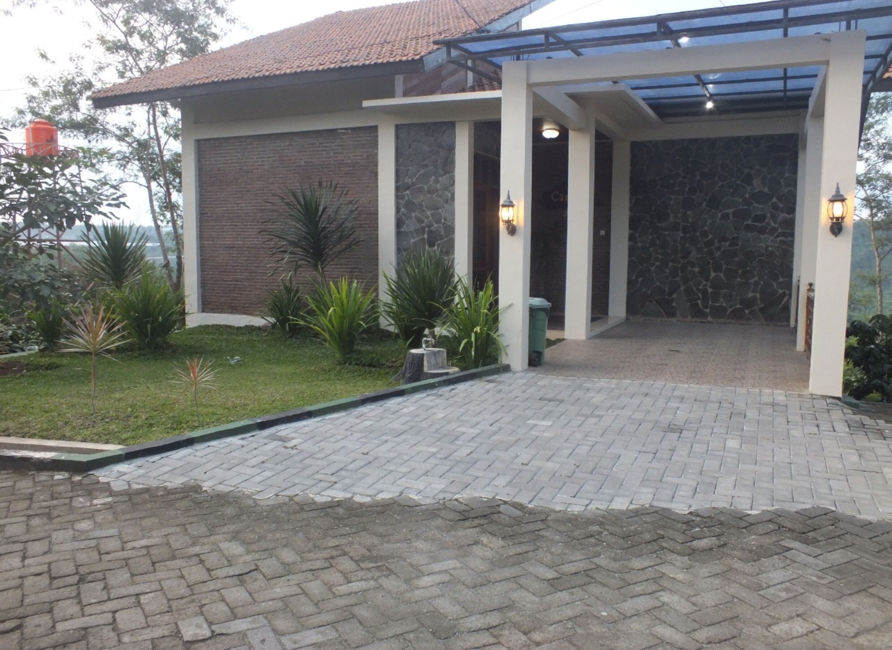 Banaran 9 Resort Hotel