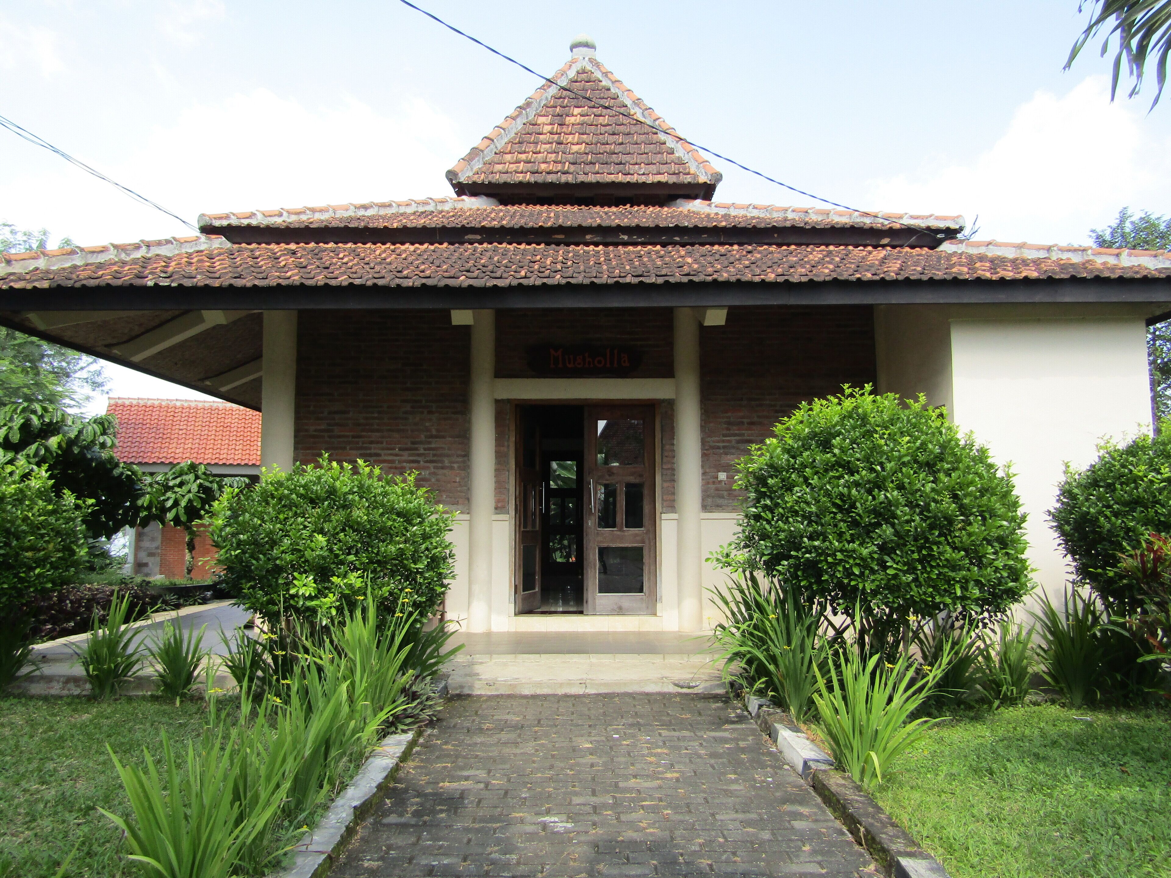 Banaran 9 Resort Hotel
