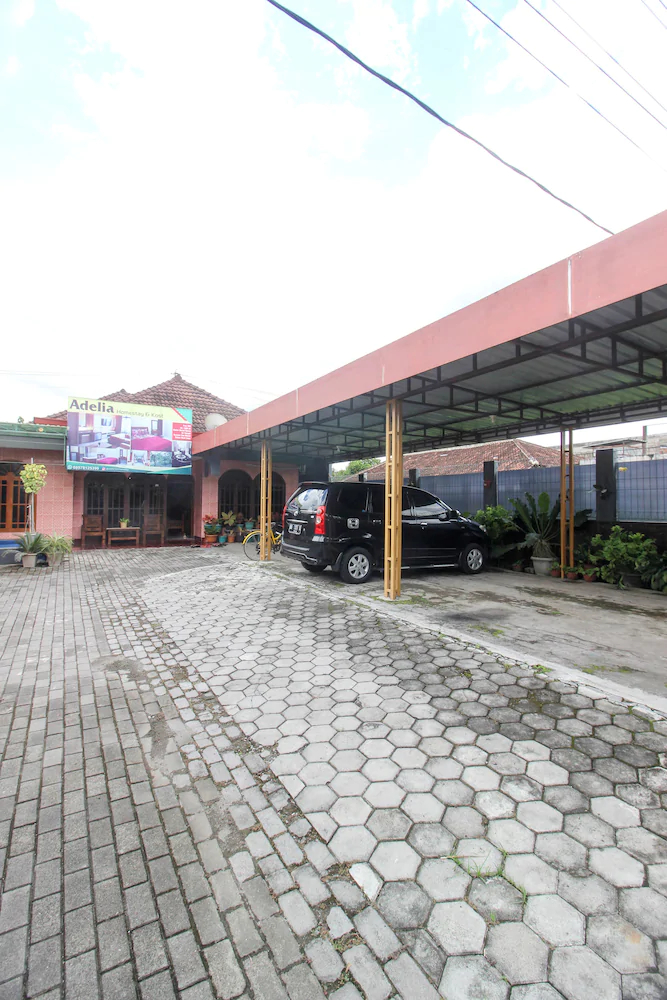 RedDoorz Near Candi Ratu Boko