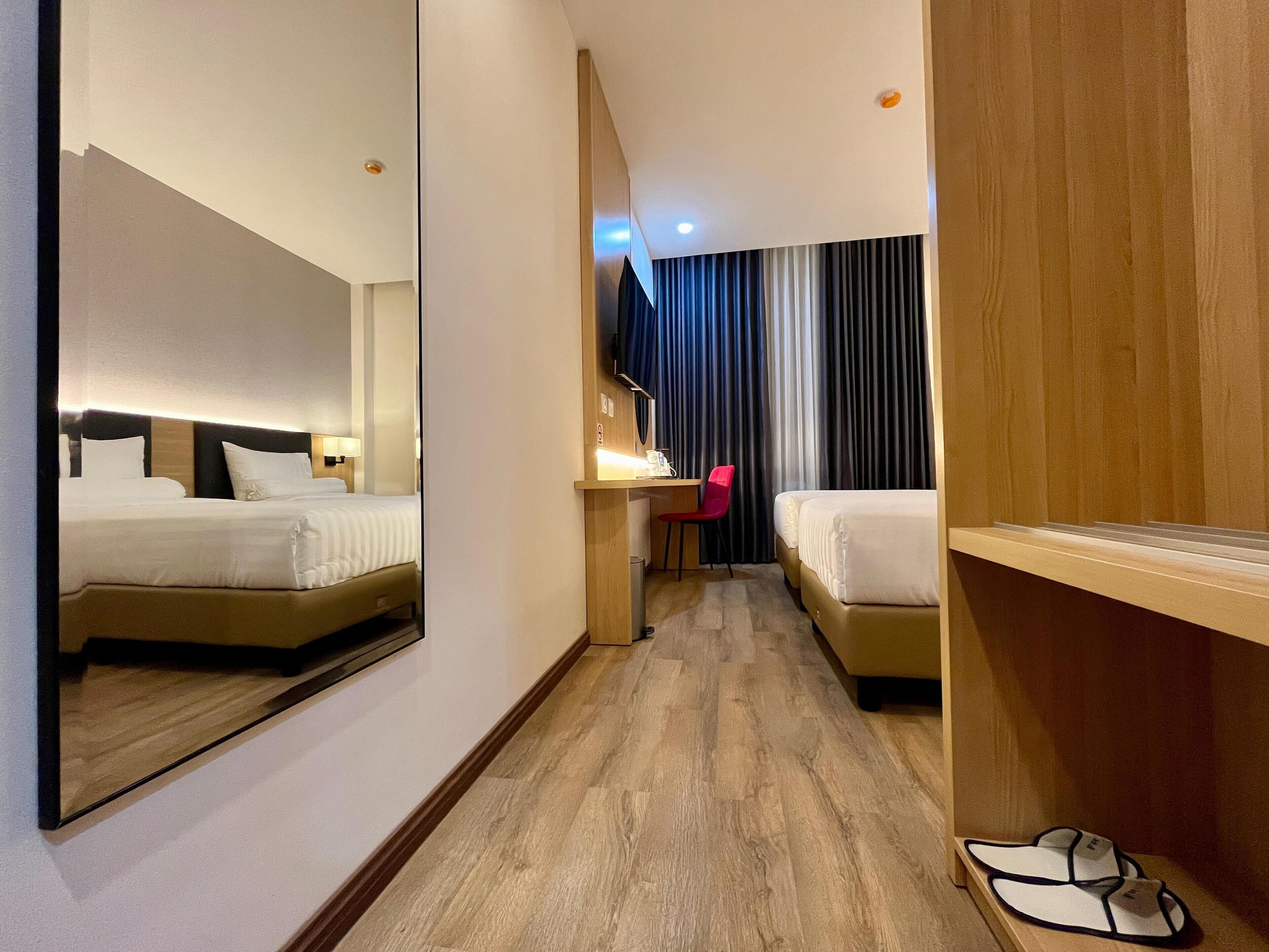 Front One Boutique Adria Boyolali