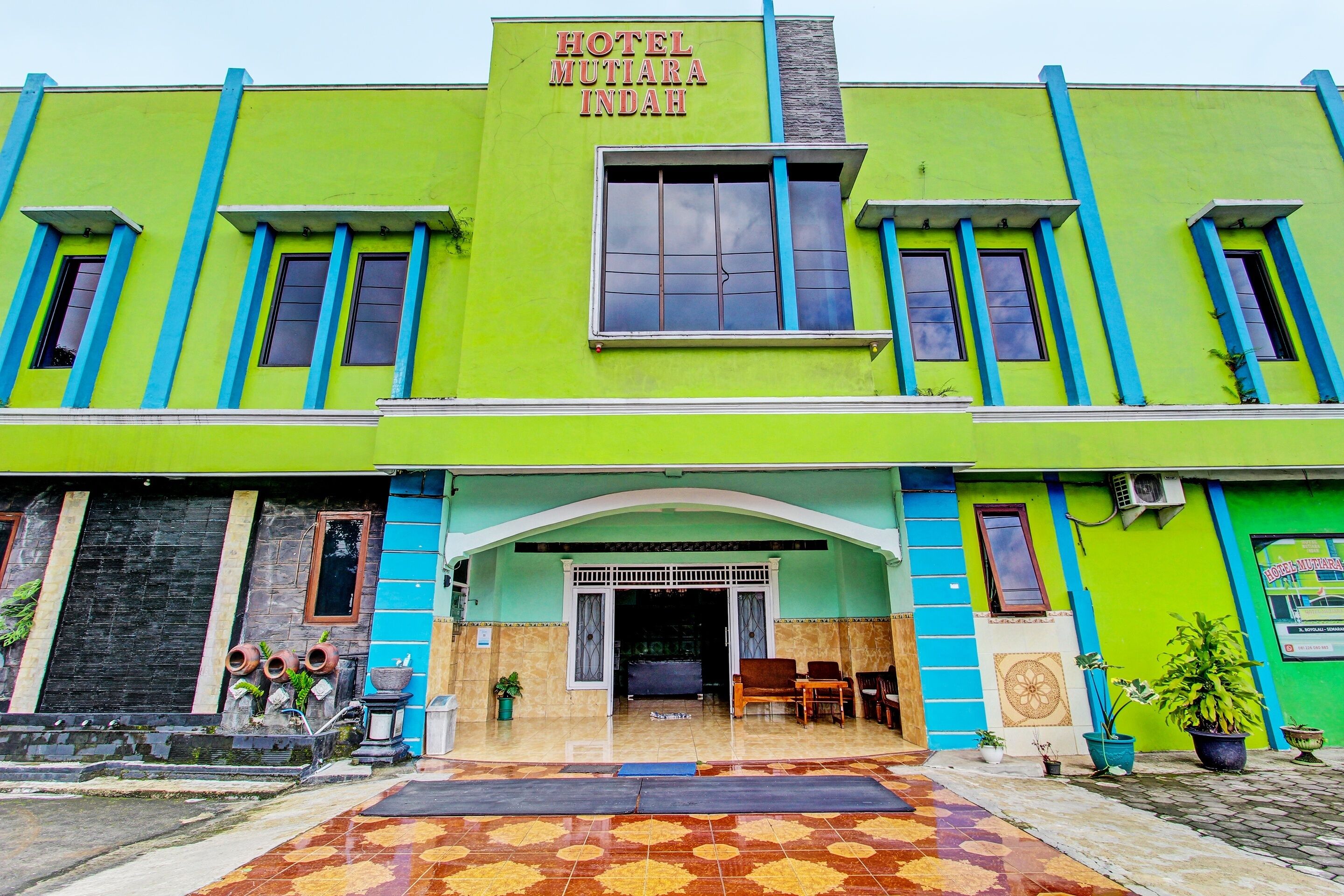 Spot On 92445 Mutiara Indah Hotel