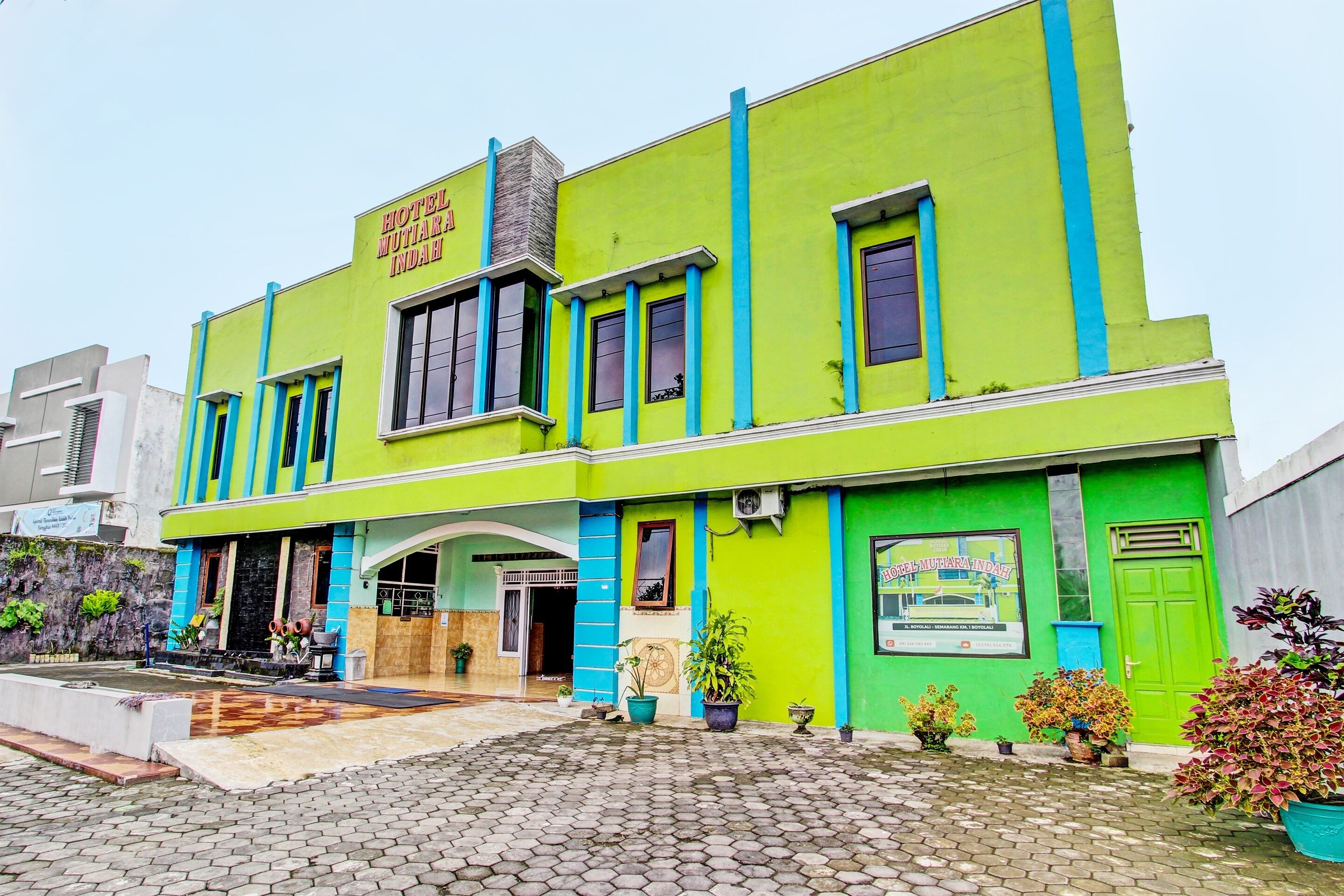 Spot On 92445 Mutiara Indah Hotel