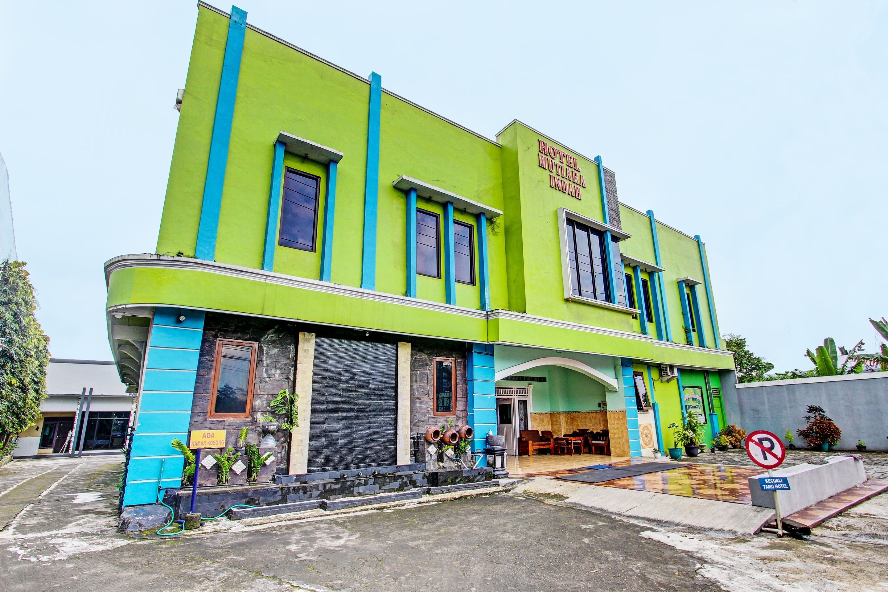 Spot On 92445 Mutiara Indah Hotel