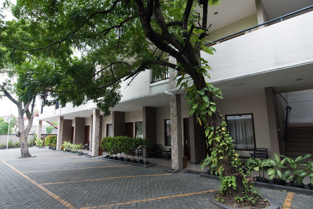 OYO 673 Hotel Cepu Indah 1