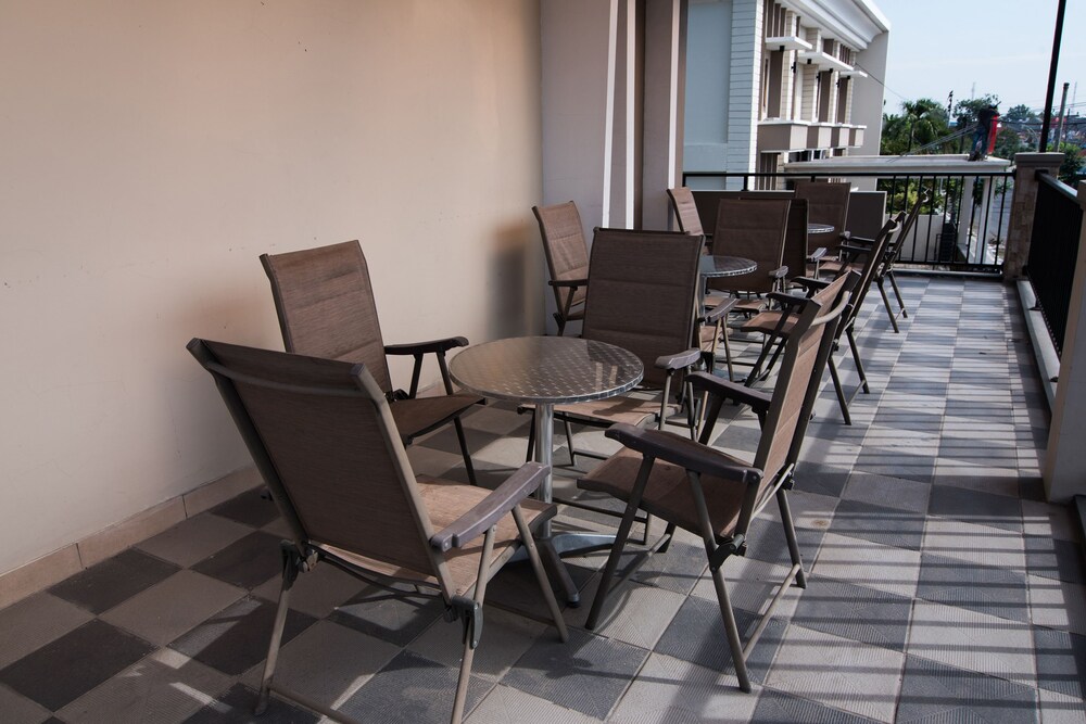 OYO 673 Hotel Cepu Indah 1