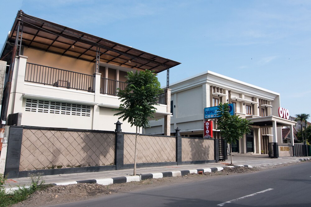 OYO 673 Hotel Cepu Indah 1