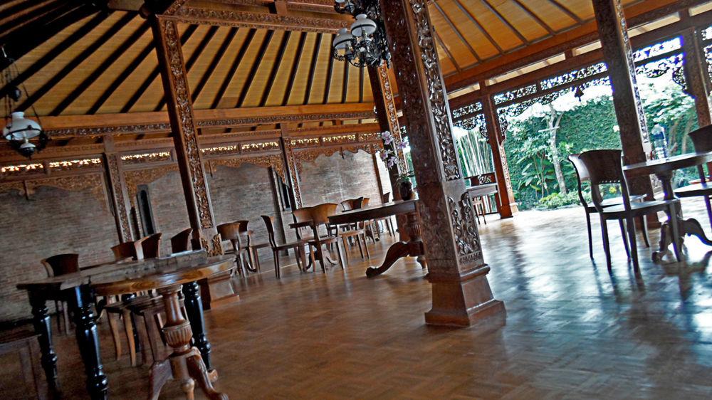 Chrome Hotel & Resort