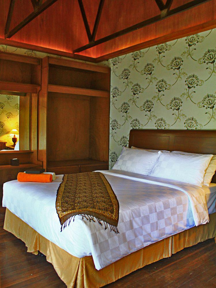 Chrome Hotel & Resort