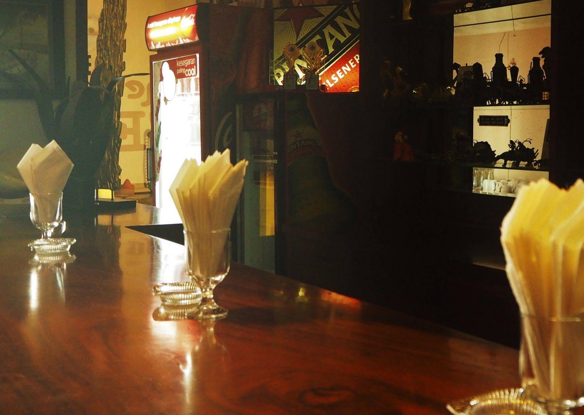 The Gecho Inn